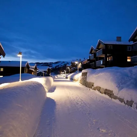 Bright 2-bedroom With Terrace And Fireplace Beitostolen