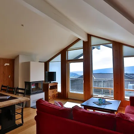 Bright 2-bedroom With Terrace And Fireplace