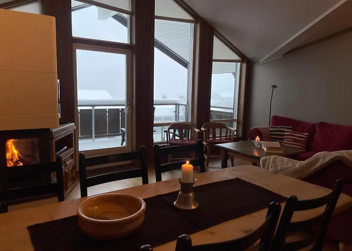 Feriehus Bright 2-bedroom With Terrace And Fireplace